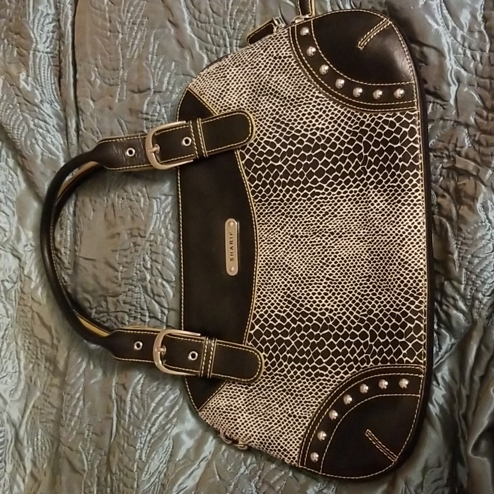 Sharif purse